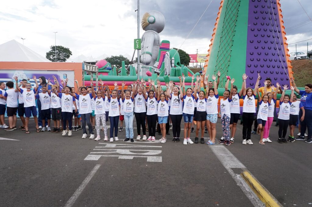 Franca Shopping leva crianças da Pastoral do Menor a parque inflável