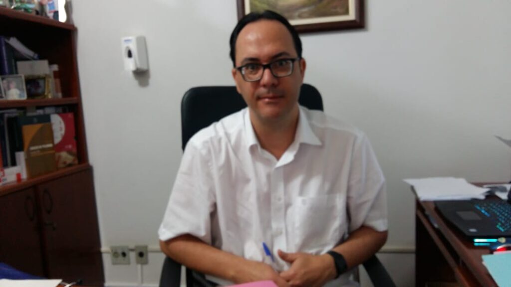 Falar do Dr. José Reinaldo de Paula Tasso é destacar competência, dedicação e profundo respeito pela Medicina. Médico oncologista clínico dos mais capacitados, ele construiu uma trajetória marcada pelo conhecimento, profissionalismo e, sobretudo, pelo cuidado humano com seus pacientes. Um dos nomes mais respeitados da área médica de nossa cidade e de toda a região, Dr. José Reinaldo é daqueles profissionais que honram a profissão e fazem a diferença na vida de tantas pessoas. Um verdadeiro orgulho para Franca e uma referência na Oncologia!