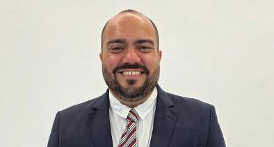 Tivemos a honra de receber em nossos estúdios de gravação, na última semana, o renomado e extremamente capacitado Dr. Thiago Granzotti, profissional de grande destaque na área jurídica. Em sua participação no Família Verzola Recebe, ele abordou temas relevantes e atuais do Direito Público e do Direito Eleitoral, suas grandes especialidades, compartilhando conhecimento e informações de grande importância para a nossa comunidade. Uma entrevista especial, que em breve estará no ar em nossa programação. Não perca!