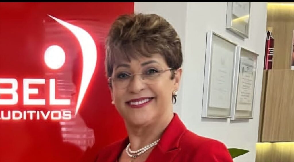 Dra. Katia Mirian de Melo Silveira é sinônimo de excelência, conhecimento e dedicação à saúde auditiva. Doutora em Audiologia e diretora da Audibel Aparelhos Auditivos, destaca-se pela atuação ética, pelo atendimento humanizado e pelo compromisso em proporcionar mais qualidade de vida aos seus pacientes. Uma profissional altamente respeitada, que faz da competência e da inovação marcas registradas de sua brilhante trajetória.