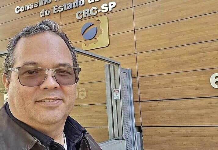 Marcos César Pimenta é um nome que inspira confiança, competência e credibilidade no setor contábil de Franca. À frente da Cruzeiro Contabilidade, conduz um trabalho pautado pela excelência, seriedade e constante dedicação aos seus clientes, consolidando a empresa como uma das grandes referências da área em nossa cidade. Um profissional altamente respeitado, cuja trajetória de sucesso merece, sem dúvida, o nosso reconhecimento e destaque.