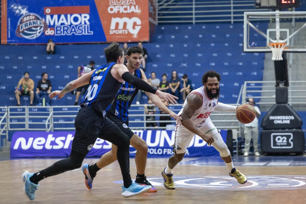 SESI Franca Basquete vence Pinheiros e mantém 100% de aproveitamento no Campeonato Paulista