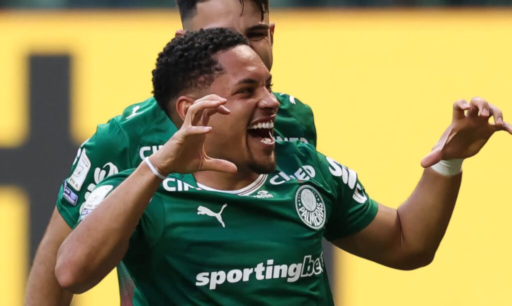 Brasileirão: Palmeiras dispara na liderança em rodada histórica marcada por crise de gigantes