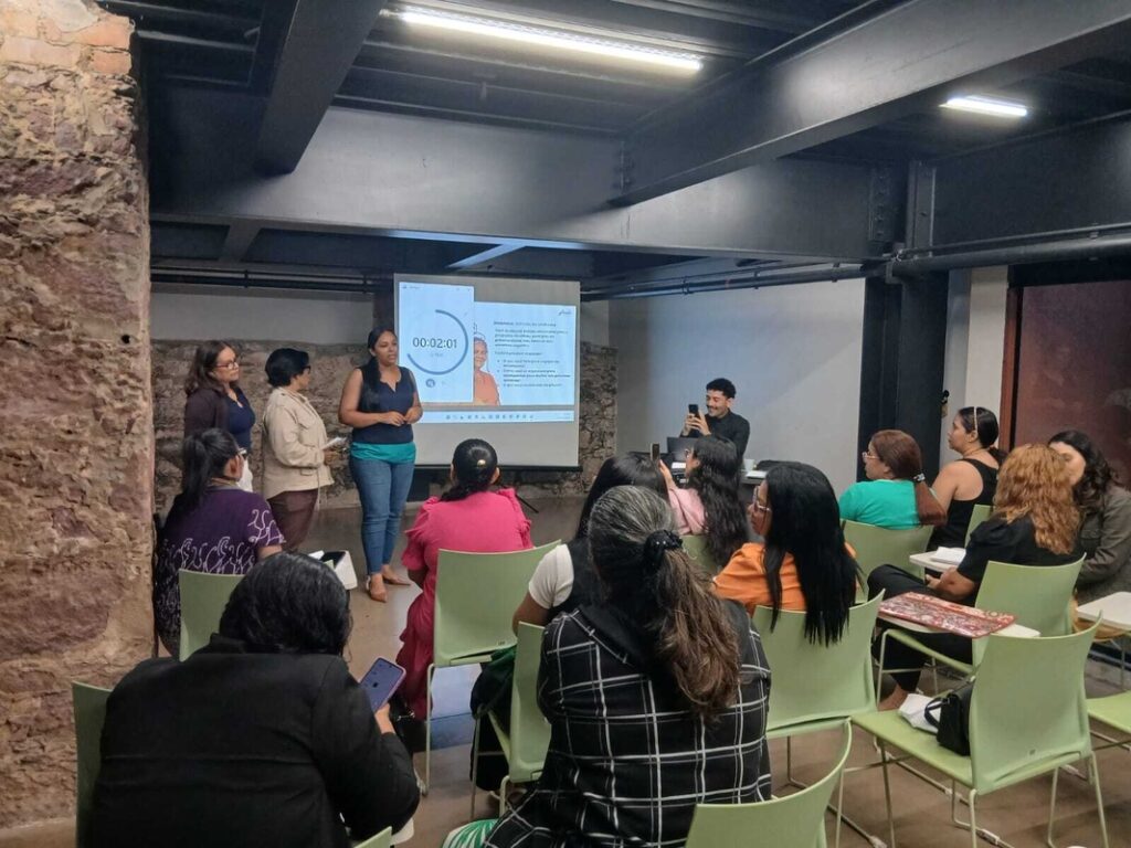 FavEla Empoder@ inicia capacitação de 263 mulheres