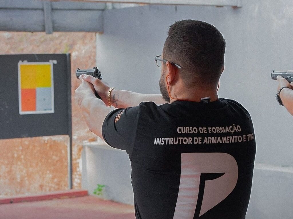 Renovação de CRAF pressiona procura por instrutor de tiro Renovação de CRAF pressiona procura por instrutor de tiro