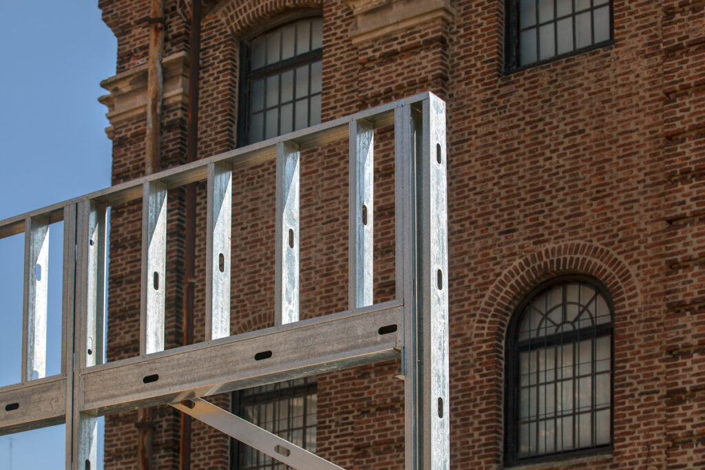 Como unir Steel Frame a uma obra existente Como unir Steel Frame a uma obra existente