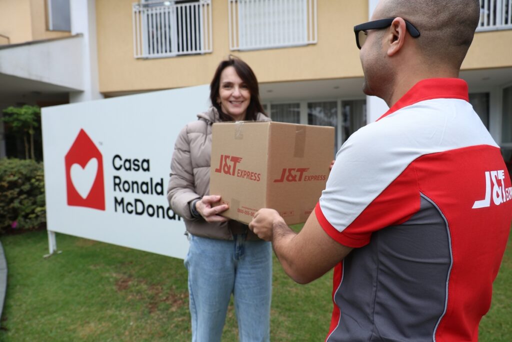 J&T Express é parceira logística oficial do McDia Feliz 2026 J&T Express é parceira logística oficial do McDia Feliz 2026