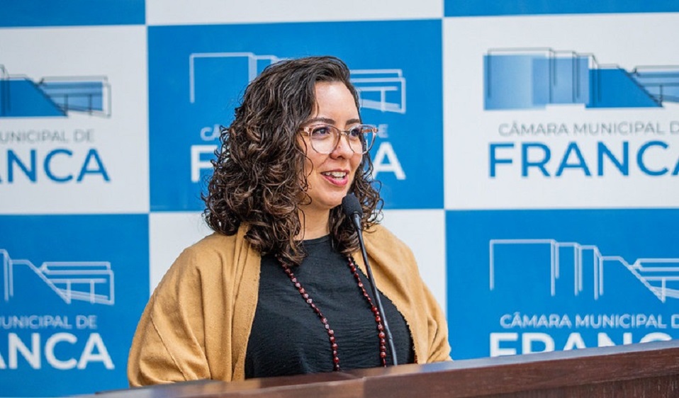 Marília Martins repudia informações falsas sobre vacinas e chama de imbecis disseminadores de fake news
