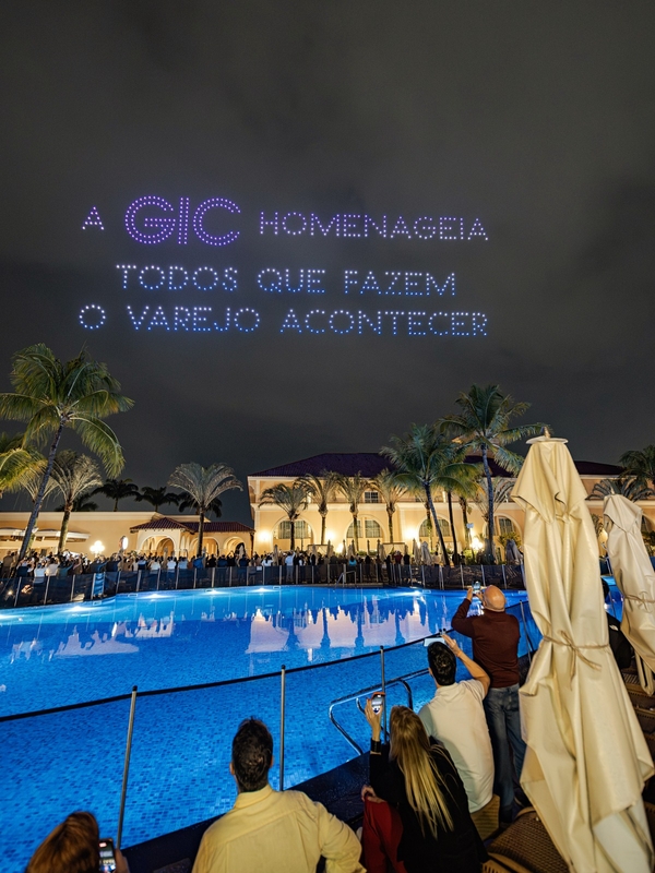 Show de drones da GIC homenageia Varejo e ABRAS Show de drones da GIC homenageia Varejo e ABRAS