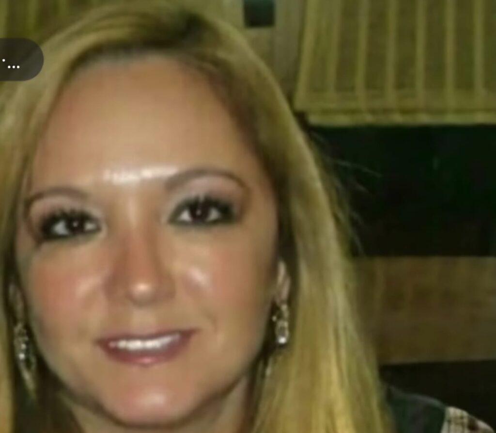 Hoje, nosso carinho e reconhecimento vão para a querida Maria Virginia do Couto Rosa, Procuradora Institucional, profissional extremamente dedicada, competente e comprometida com suas atividades. Uma pessoa admirada por sua postura, responsabilidade e, acima de tudo, pela maneira sempre atenciosa e especial com que trata todos ao seu redor. Maria Virginia merece, sem dúvida, todo o nosso destaque e aplauso!