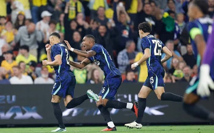 Brasil leva susto, mas vence a Austrália de virada em amistoso