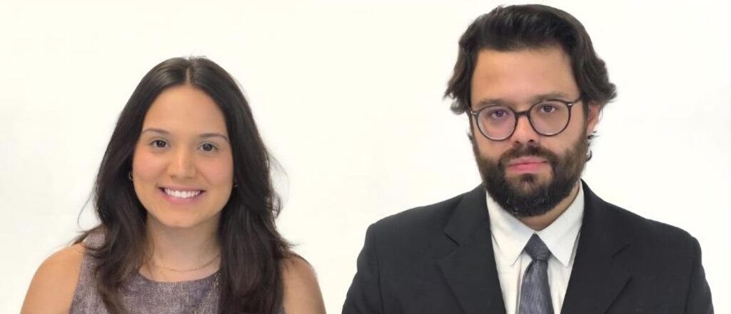 Registro especial e recheado de admiração para dois grandes nomes da área jurídica de nossa cidade: o caríssimo Dr. Gustavo Mariani Chaves Junior, destacado advogado e especialista nas áreas de Direito Empresarial e Imobiliário, e sua associada, a querida Dra. Beatriz Maníglia, profissional de grande competência e especialista em Direito de Família. Na última semana, tive a satisfação de recebê-los nos estúdios do Família Verzola Recebe, para uma conversa especial, com muita informação, conhecimento e conteúdo de altíssima qualidade. Uma participação que certamente enriquecerá nossa programação e que irá ao ar em breve. Fique ligado!