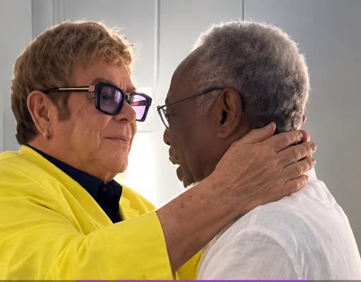 Elton Jhon se emociona ao encontrar Gilberto Gilo no Rock In Rio: ” Você é uma lenda e um homem brilhante”