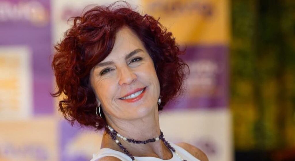 Flávia Lancha, candidata a deputada estadual pelo PSD, vem conquistando cada vez mais espaço e confiança em Franca e em toda a região. Mulher de fibra, determinação e muita disposição para trabalhar, Flávia já desponta como um dos nomes favoritos na disputa. Mesmo sem ocupar cargo político, sua atuação em defesa dos interesses de Franca e dos municípios vizinhos merece destaque. Incansável, tem buscado recursos e importantes investimentos junto aos governos estadual e federal, mostrando que é possível fazer política com compromisso, presença e resultados. Um nome que representa a esperança de renovação e as mudanças que a região tanto deseja.