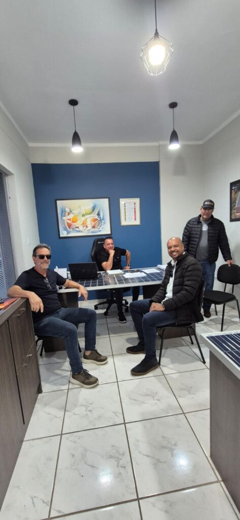 Competência, credibilidade e profissionalismo resumem muito bem a equipe da GT Negócios Imobiliários, formada por Jez Bernardinelli, Roberto Liporoni, Gustavo Taveira e Daniel Figueiredo. Um time afinado, preparado e comprometido em oferecer excelência no mercado imobiliário, sempre com atendimento personalizado e atenção aos detalhes. Juntos, eles fazem da GT Negócios Imobiliários uma referência quando o assunto é realizar bons negócios com segurança e confiança!