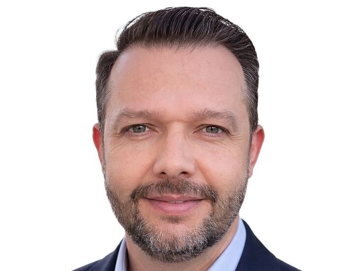 Alegria imensa destacar o querido Rodrigo Peres, gestor do Lar São Vicente de Paulo, um grande líder que vem realizando um trabalho verdadeiramente admirável à frente da instituição. Com dedicação, competência, sensibilidade e muito compromisso, Rodrigo conduz sua missão com olhar humano e espírito de liderança, contribuindo diariamente para o bem-estar e a qualidade de vida daqueles que encontram no Lar acolhimento, respeito e carinho. Uma atuação que merece nosso reconhecimento, nossa admiração e nossos aplausos!