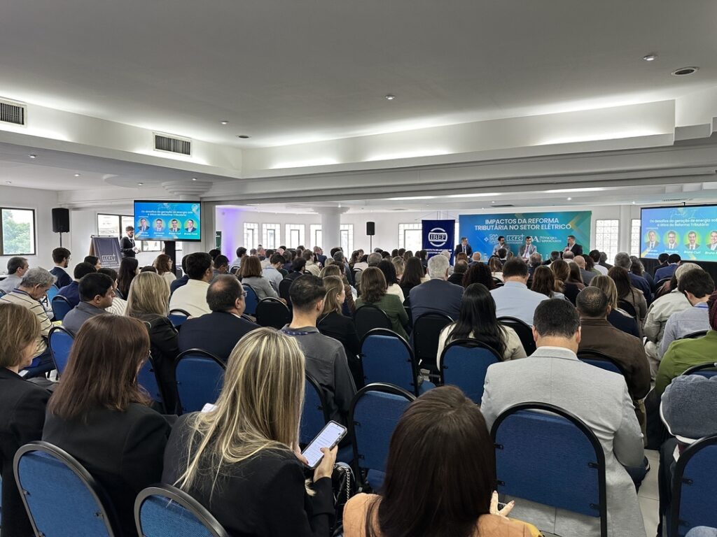 Debate avalia efeitos da Reforma Tributária no setor energia Debate avalia efeitos da Reforma Tributária no setor energia
