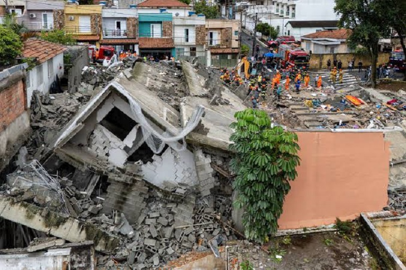 Desabamento de prédio na Zona Leste de SP deixa cinco mortos; obra estava irregular