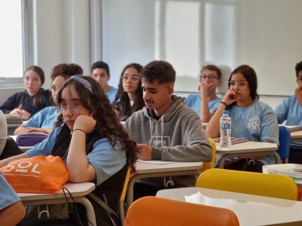 Desafios do Ensino Médio começam no Fundamental Desafios do Ensino Médio começam no Fundamental