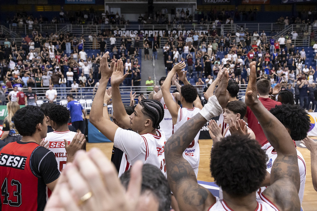 Mogi Basquete dá o troco no Sesi Franca e volta a conquistar o Campeonato Paulista após dez anos