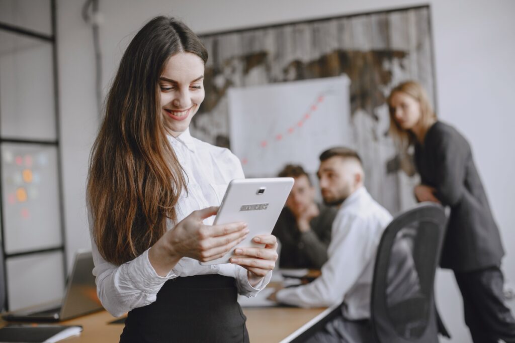 IA avança nas empresas brasileiras, uso em RH ainda é baixo IA avança nas empresas brasileiras, uso em RH ainda é baixo