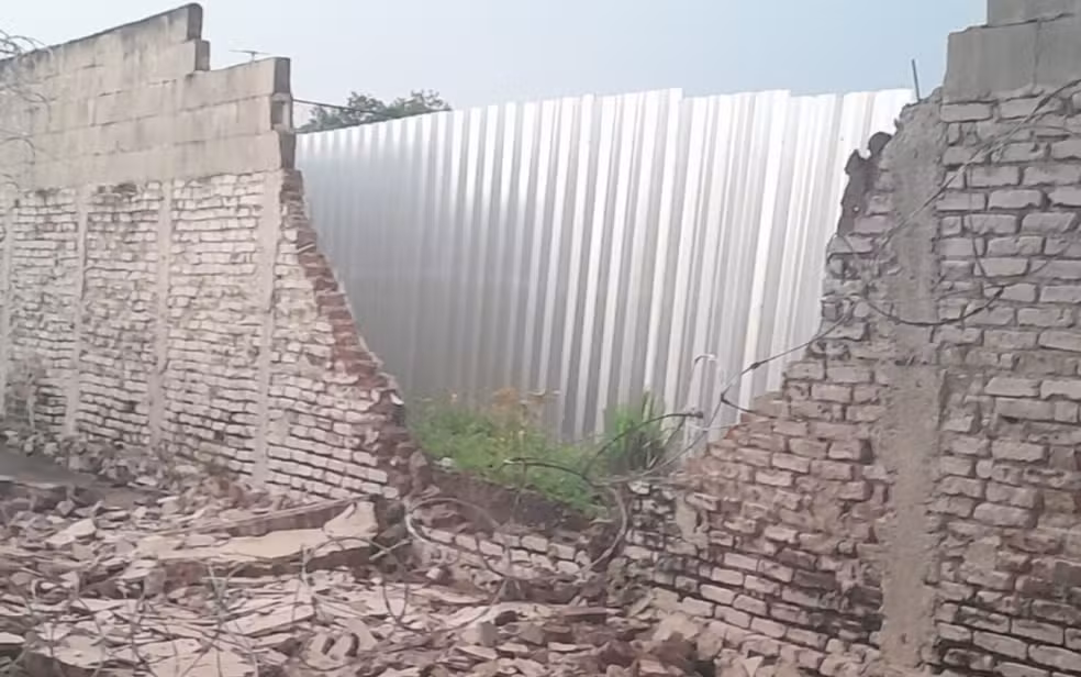 Parte de muro de escola desaba e atinge criança em Jardinópolis