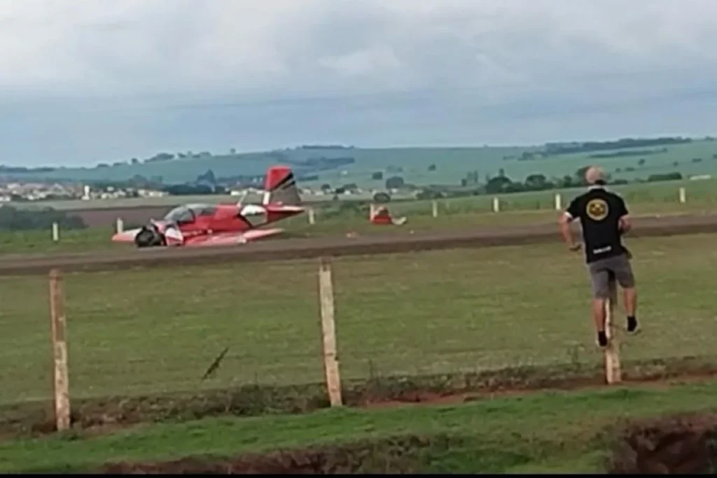 Avião de pequeno porte cai e mata duas pessoas em Orlândia
